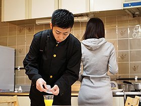 いじめられるのが怖くて不良グループに大好きなお姉ちゃんを売りました。目の前で大量中出しされてるのに助けられない僕。 あけみみう　サンプル画像04